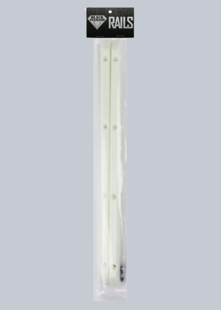 Rails Black Diamond Glow In The Dark - 14.5" - Color : Natural
